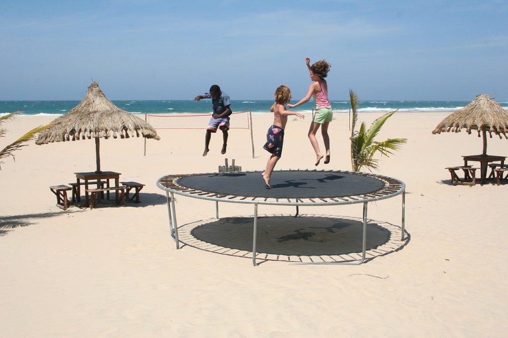 jump trampoline play